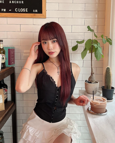 日本網美 IG 🇯🇵 可愛公主 Kobe 👑 @momoa_327