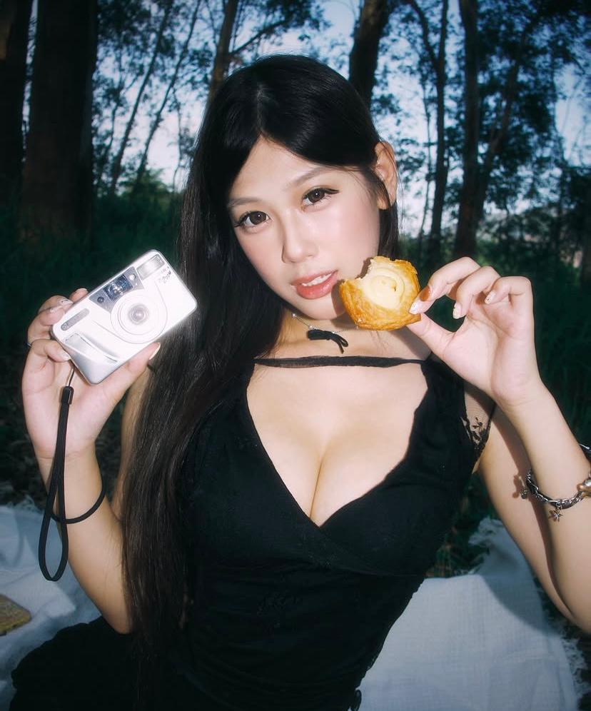 【IG女神檔案#18】反差系乖乖女 @ccchoilam_ 港女 斯文外表下嘅極致豐滿，揭開高級酒店內嘅誘人私密視角！