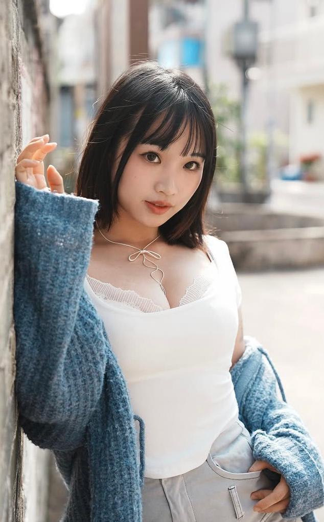 【IG女神檔案#33】【IG女神檔案#33】治癒系萌妹降臨！@kinki_kawai 超甜美笑容配上鄰家女孩 Vibe，睇一眼心都融晒！