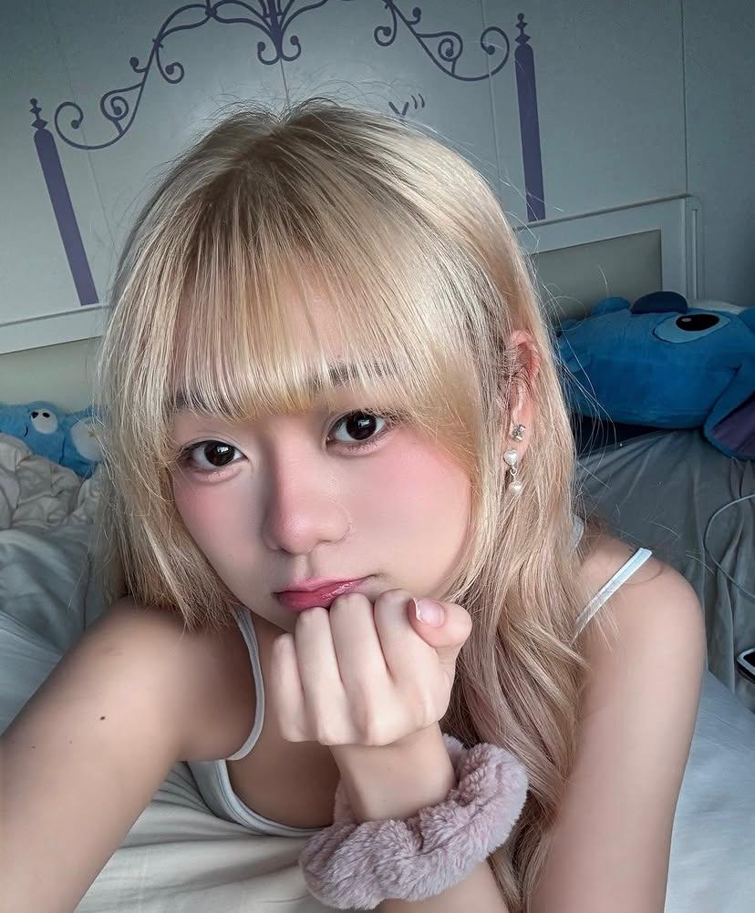 【IG女神檔案#45】 港女可愛貓系萌妹 @q.kiuuu.q._ 迷人小酒窩 配上無敵電眼！