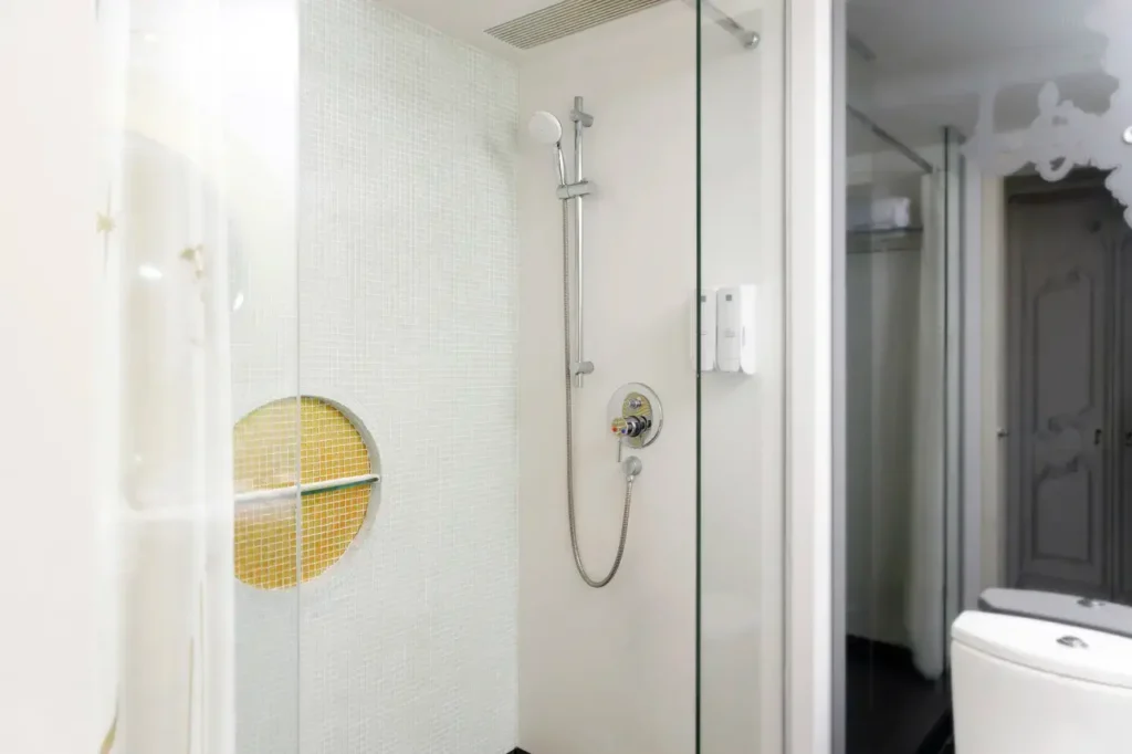 The Luxe Manor Yelo Asia